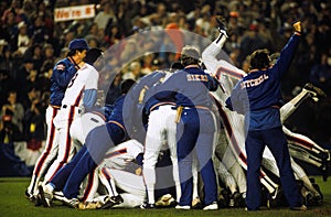 Mets win 1986 World Series