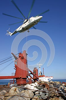 Mi26 helicopter at work