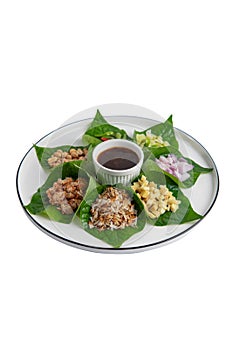 Miang kham - A royal leaf wrap appetize