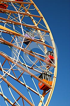 Large Ferris Wheel on a sunny day