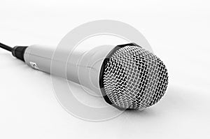 Microphone and cable