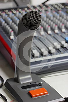 Microphone close
