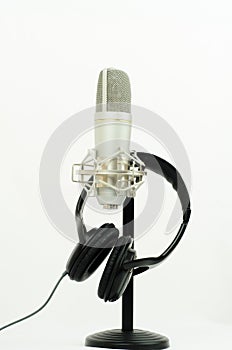 Microphone and headset
