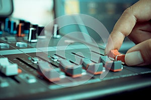 Microphone and Microphone control