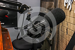 Microphone , Stand And Windscreen For Podcast