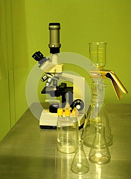 Microscope and glass ampoules