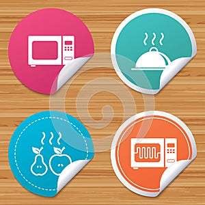 Microwave oven icon. Cooking food serving.