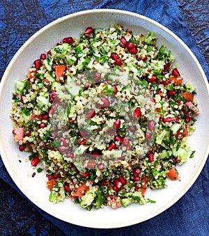 -middle eastern salad with quinoa