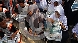 Middle school / junior high school students compactly