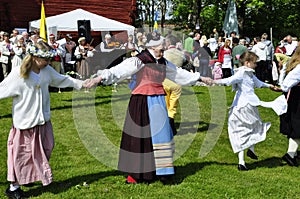 Midsummer dance