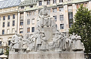 MihÃ¡ly VÃ¶rÃ¶smarty statue in Budapest