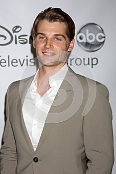 Mike Vogel
