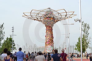 The Tree of Life sculpture and fountain at EXPO Milano 2015.