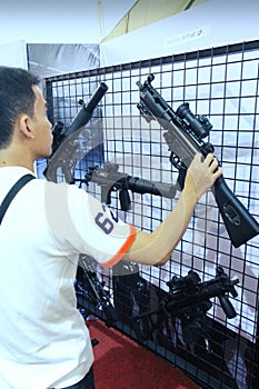 Military personal weapon