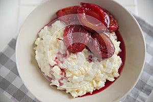 Milk rice pudding with prunes