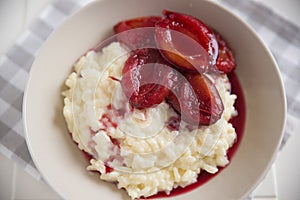 Milk rice pudding with prunes