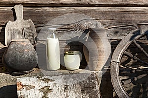 Old country ware and utensils