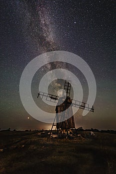 Milky Way over a windmill att Gettlinge burrial ground