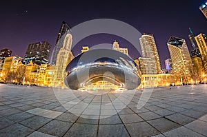 Millenium park and cloud gate the bean downtown chicago