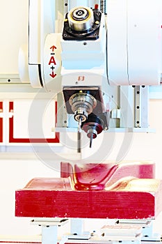 Milling CNC machine tool with replaceable end