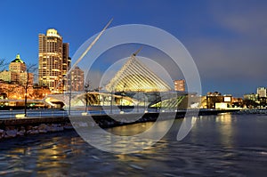 Milwaukee Art Museum at Night