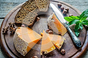 Mimolette with hazelnuts