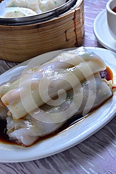 Minced Beef rice sheet dim sim