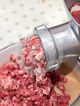 Minced meat grinder