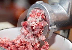 Minced meat grinder