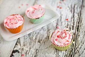 Mini cheesecakes with pink marshmallow fluff