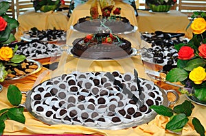 Mini chocolate eclairs