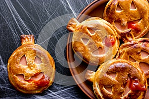 Mini halloween pumpkin snack pies for Halloween