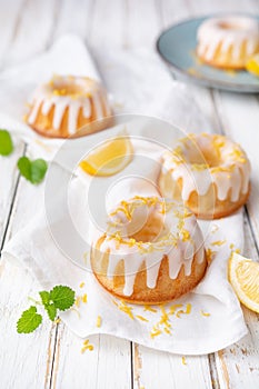 Mini citronové bundt dorty přelité citronovou polevou
