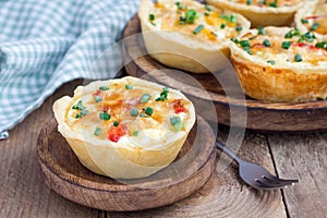 Mini quiche with chicken and bell pepper