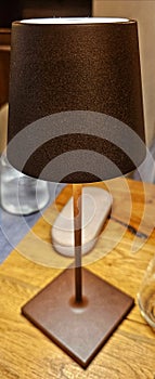 Mini rechargeable table lamp with touch command