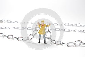 a mini worker Connet the chain