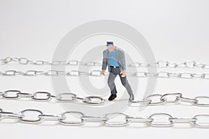 a mini worker Connet the chain