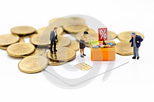 Miniature people:Shoppers with cash and credit or cashless. Image use for retail business, marketing concept