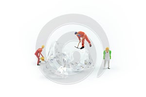 Miniature people : working cutting diamond , Diamond cutters co