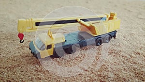 Miniature truck crane4