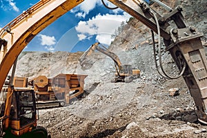 Mining and construction industry - Heavy duty Track type excavator