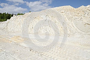 Mining of pure white kaolinite