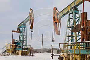 Mining and quarrying. Installations for the extraction of oil from the bowels of the Earth. Pumpjack is the overground drive for a
