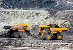 Mining truck unload coal