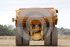 Mining vehicle