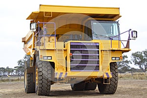Mining vehicle