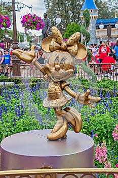 Minnie Mouse Gold Statue 50th Anniversary Disney