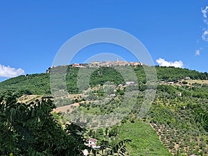 Mirabello Sannitico - Scorcio del paese di Ferrazzano dalla piazza del borgo