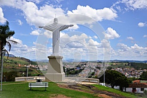 The Mirante do Cristo from the back and the city of Andrelândia