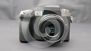 mirroless camera front view 01